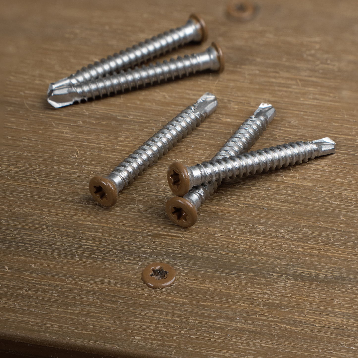 m-vis-cobra-inox-5x45mm-lambourde-alu-tete-coloree_ambiance.jpg